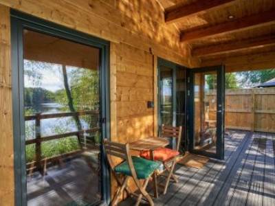 Family Lodge with Hot Tub & Stunning Lakeside View