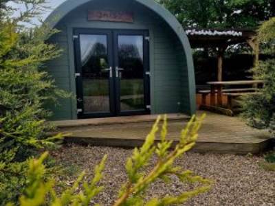 Daisy Glamping Pod with Private Hot Tub