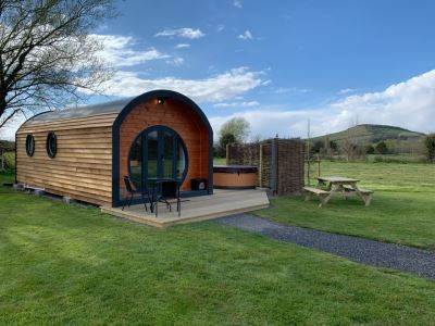 Luxury Family Pod with Hot Tub