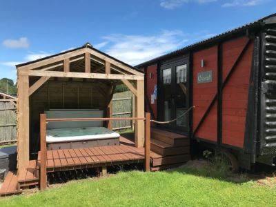 Cheviot Converted Ensuite Carriage with Hot Tub