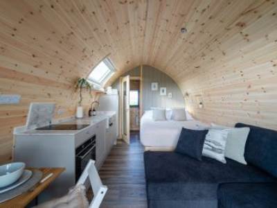 Eden Pod with Optional Hot Tub