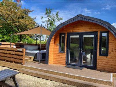 The Den Luxury Pod with Private Hot Tub