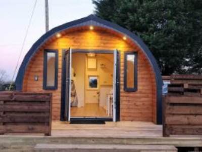 The Roost Luxury Pod with Private Hot Tub