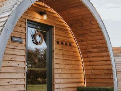 Luxury Couples Glamping Pod