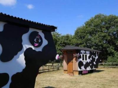 Daisy - Glamping Cow Shed