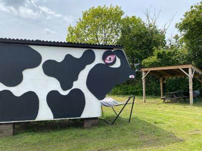 Carabelle - Glamping Cow Shed