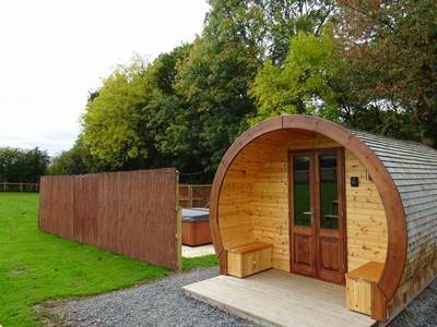 Willow Glamping Pod with Hot Tub